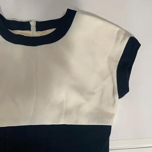 True 90’s vintage white and navy pleated dress - Picture 5 of 6